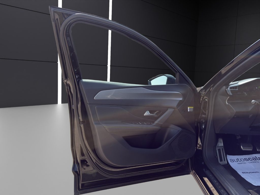 PEUGEOT 408 Hybrid 136 e-DCS6 GT - 11