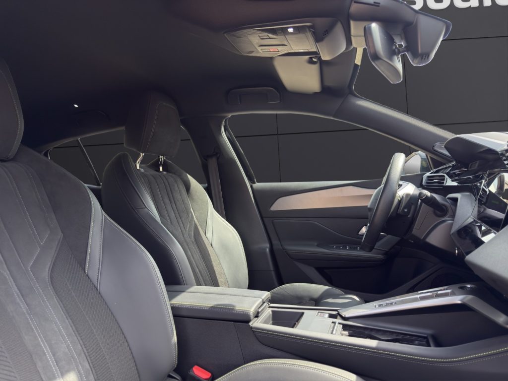 PEUGEOT 408 Hybrid 136 e-DCS6 GT - 17