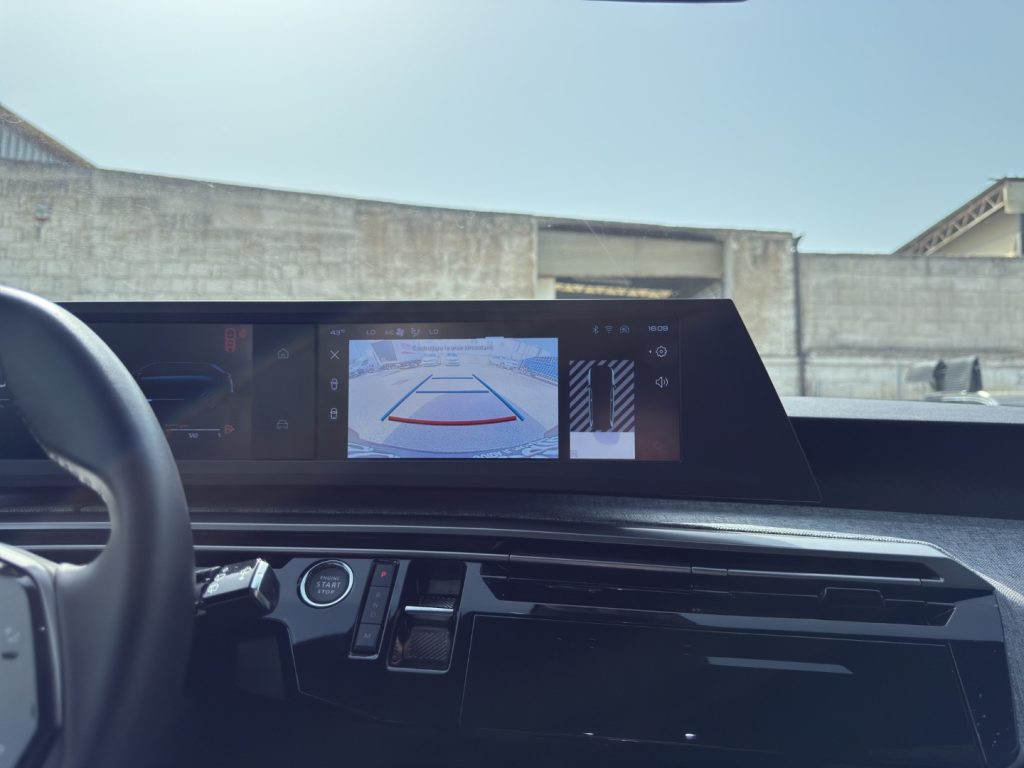 PEUGEOT 5008 Hybrid 136 e-DCS6 Allure - 15
