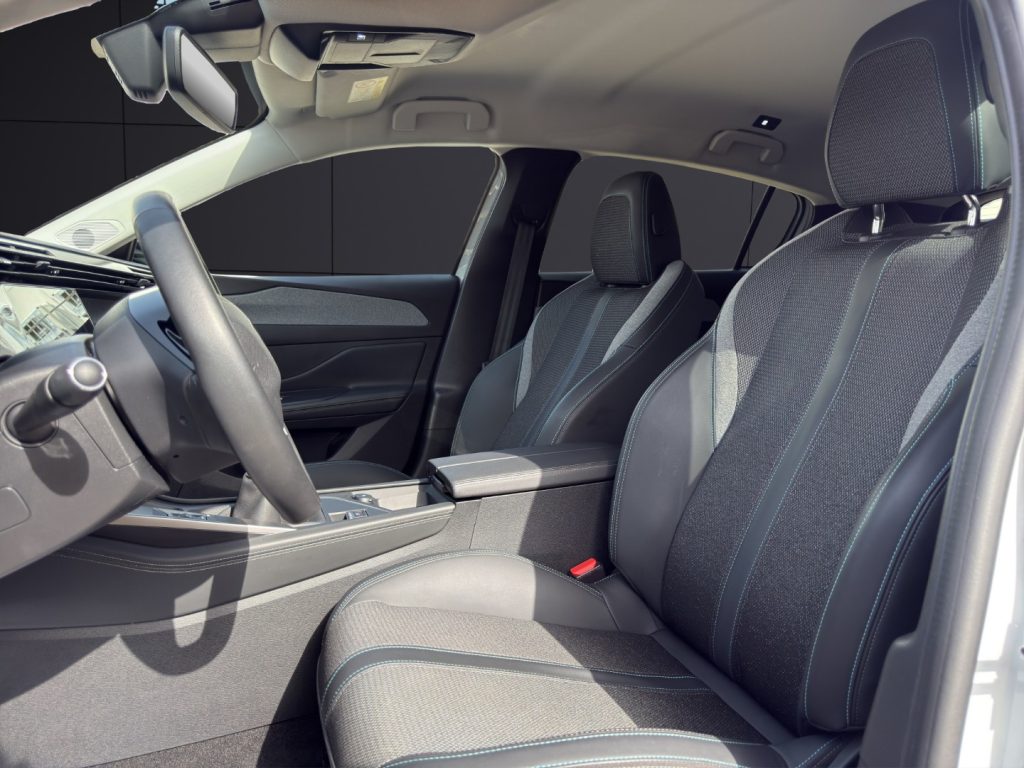 PEUGEOT 308 PureTech Turbo 130 S&S Allure - 9