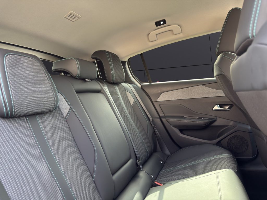 PEUGEOT 308 PureTech Turbo 130 S&S Allure - 19