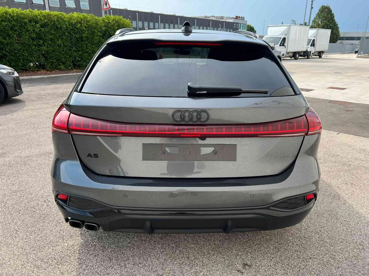 AUDI A5 Avant TDI 150 kW S tronic SLine edition BLACK LINE - 4