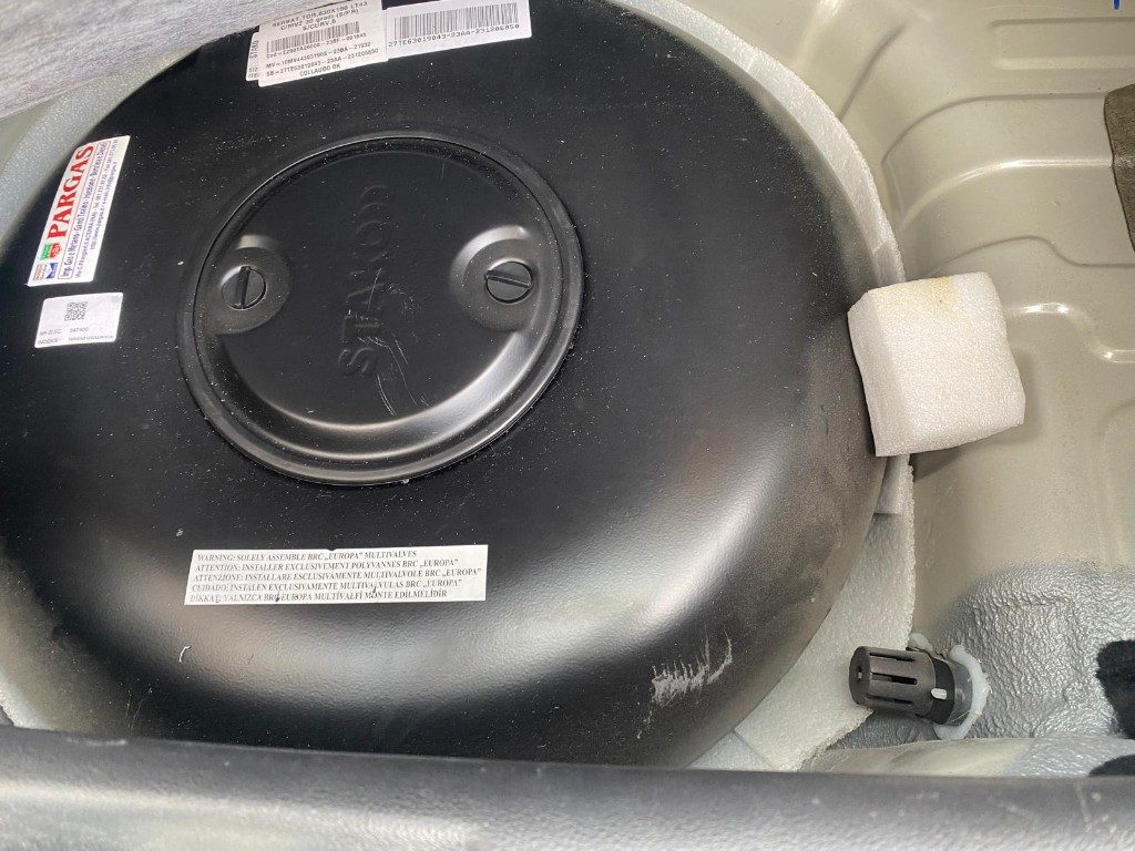 MAHINDRA KUV100 1.2 K8 GPL 5 Posti*Cerchi lega*Sensori*Fendi - 19