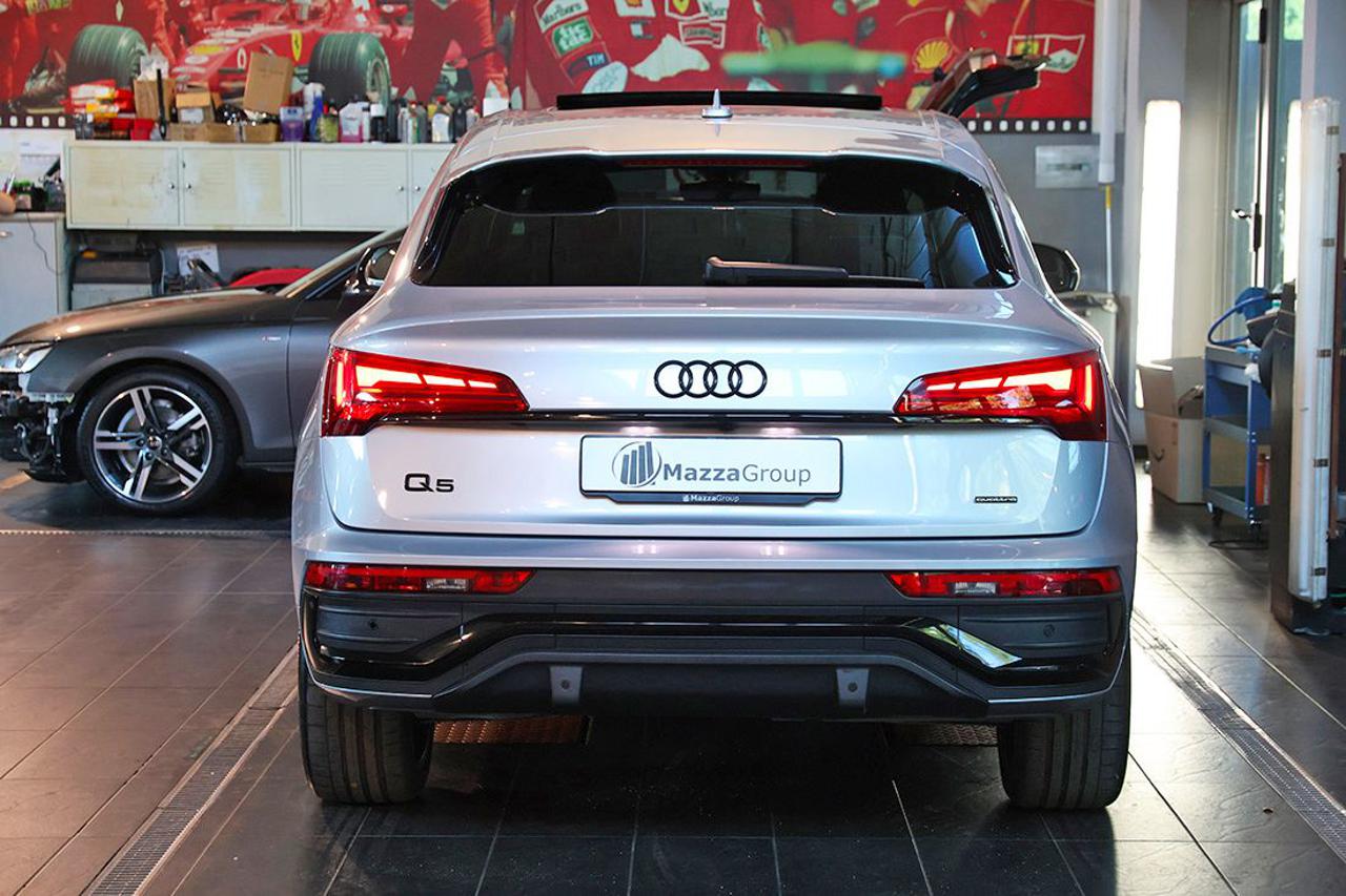 AUDI Q5 40 TDI Sportback Quattro S-Tronic Identity Black - 4
