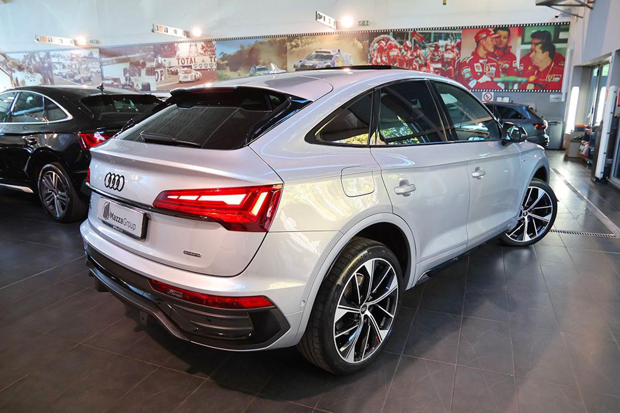 AUDI Q5 40 TDI Sportback Quattro S-Tronic Identity Black - 10