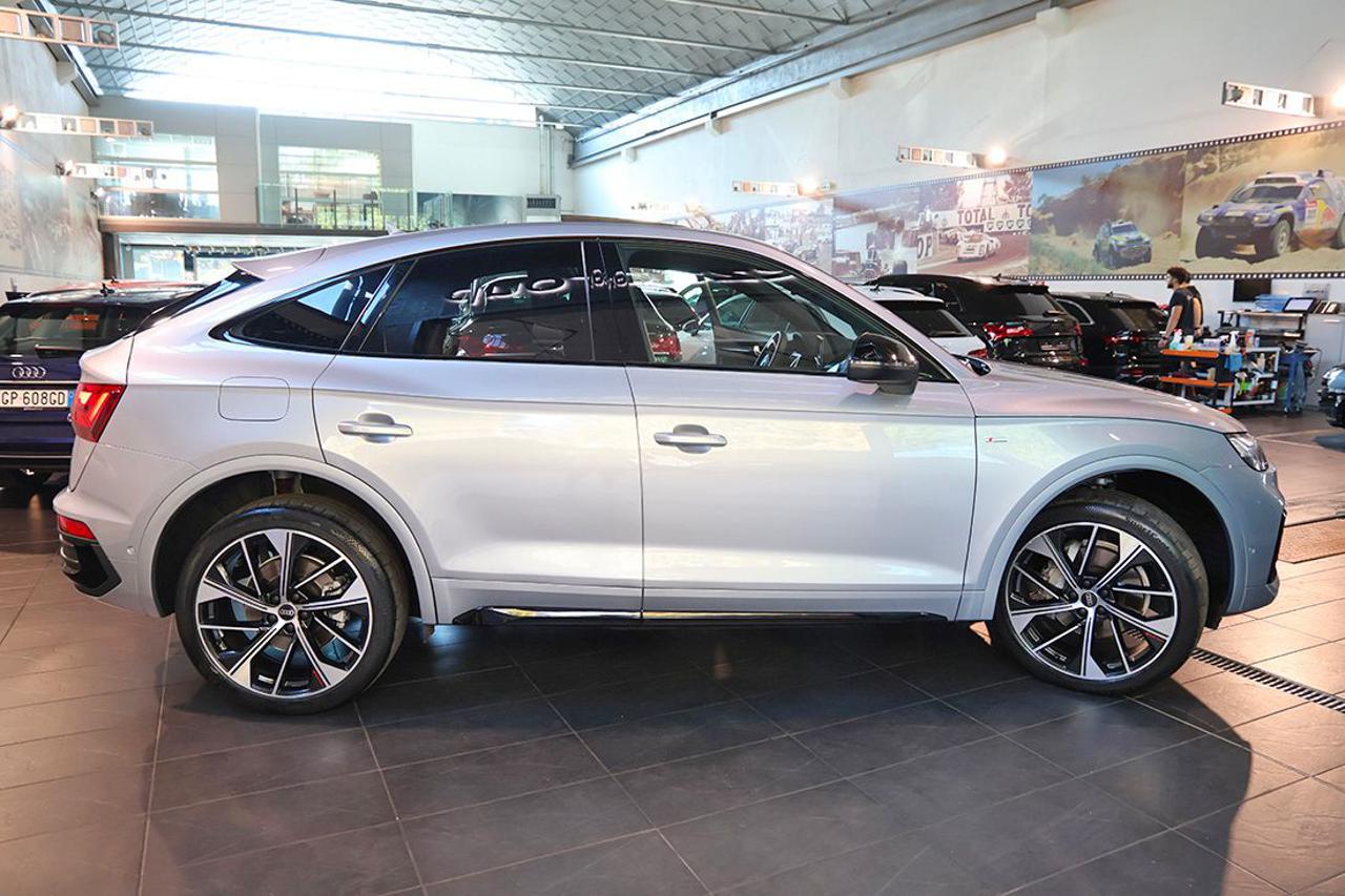 AUDI Q5 40 TDI Sportback Quattro S-Tronic Identity Black - 11