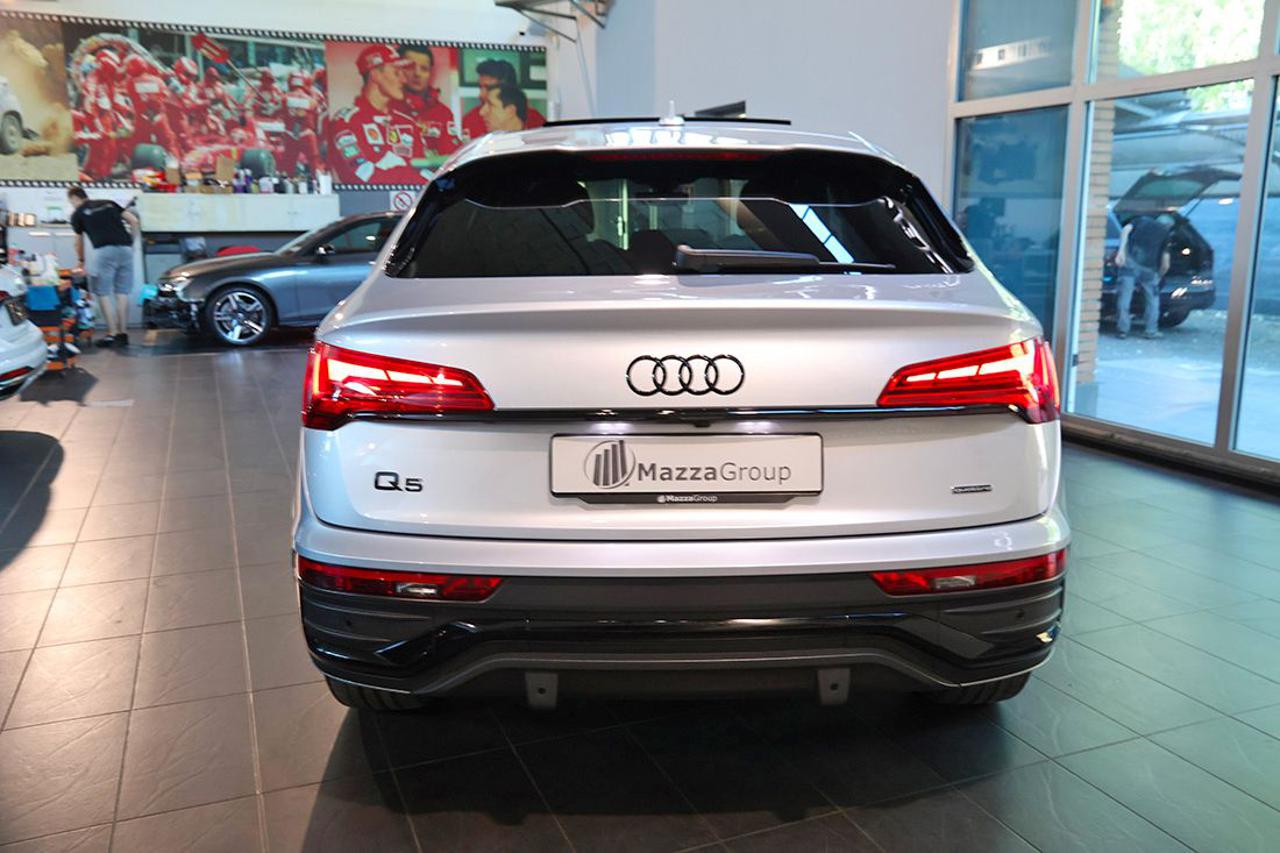AUDI Q5 40 TDI Sportback Quattro S-Tronic Identity Black - 9