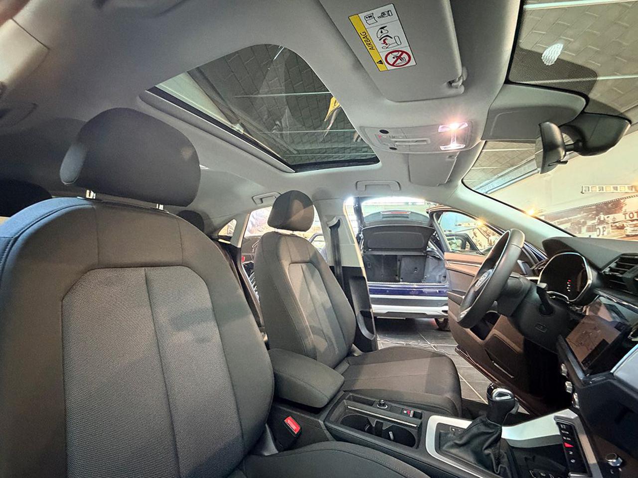 AUDI Q3 35 TDI Sportback Quattro S-Tronic Business Plus - 24