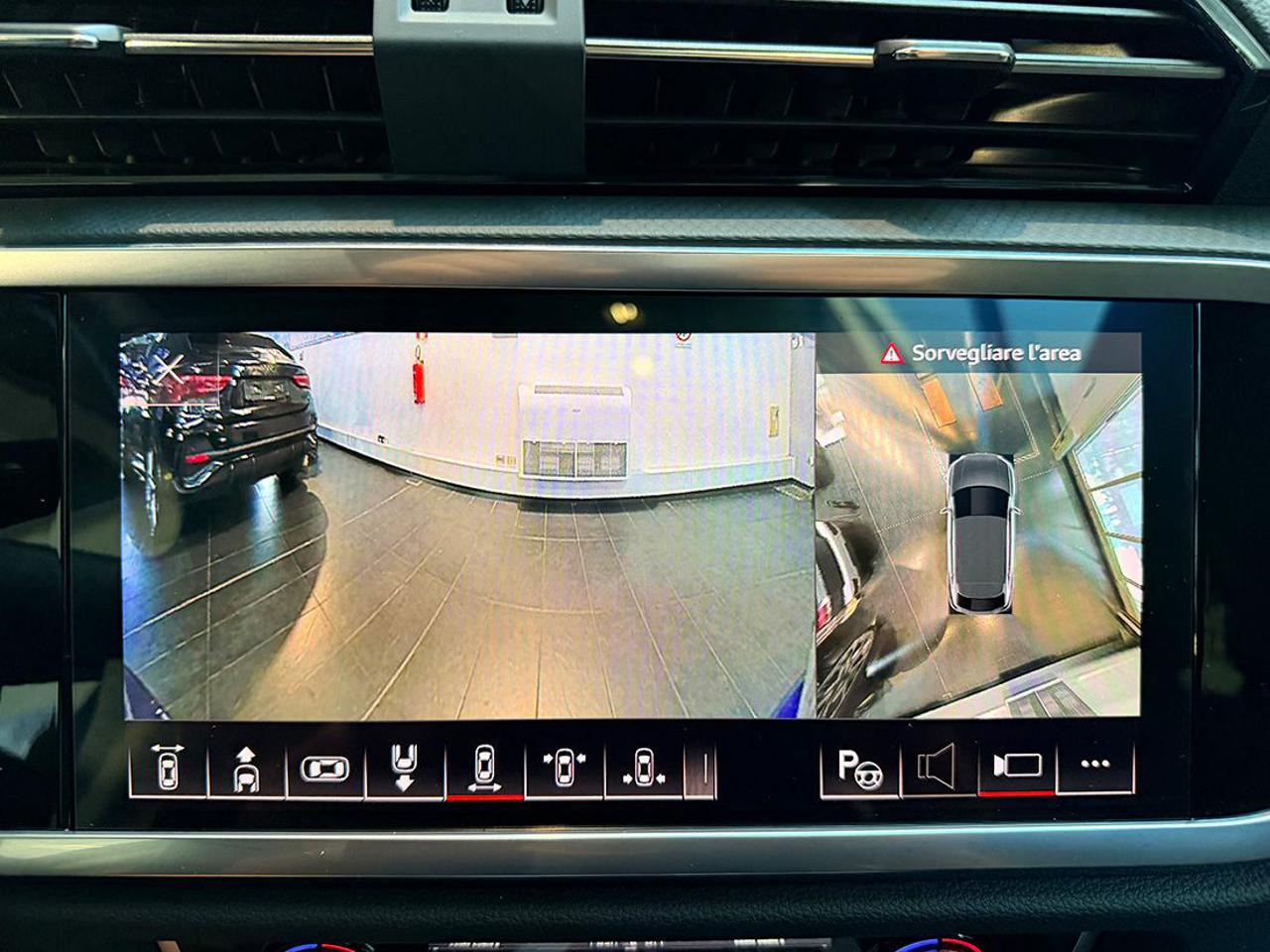 AUDI Q3 35 TDI Sportback Quattro S-Tronic Business Plus - 32
