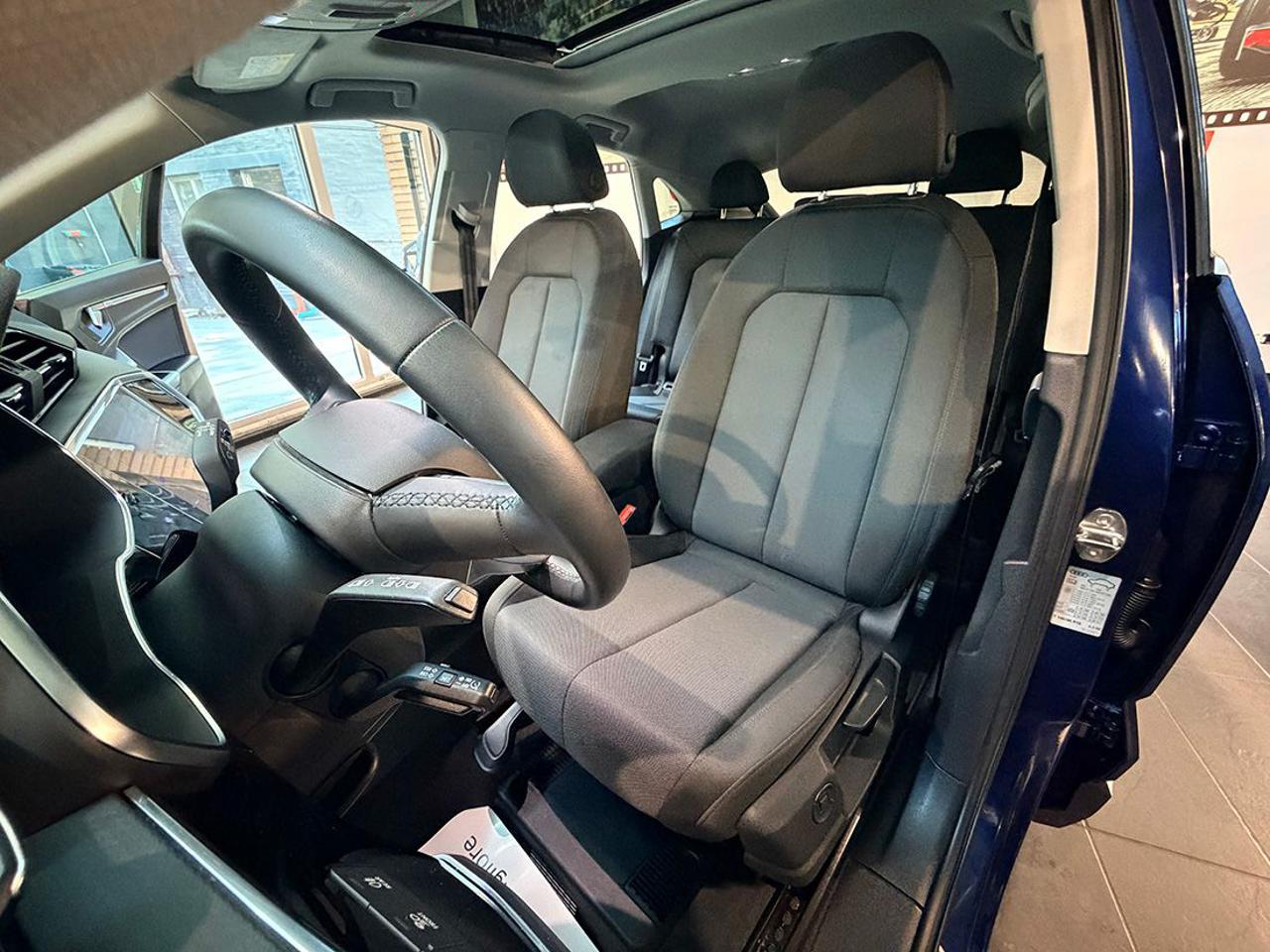 AUDI Q3 35 TDI Sportback Quattro S-Tronic Business Plus - 19