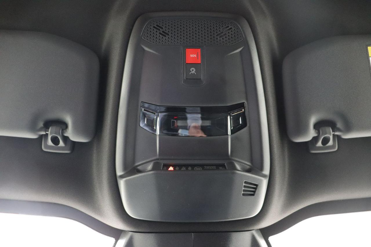 PEUGEOT 2008 Hybrid 145 e-DCS6 GT - 21