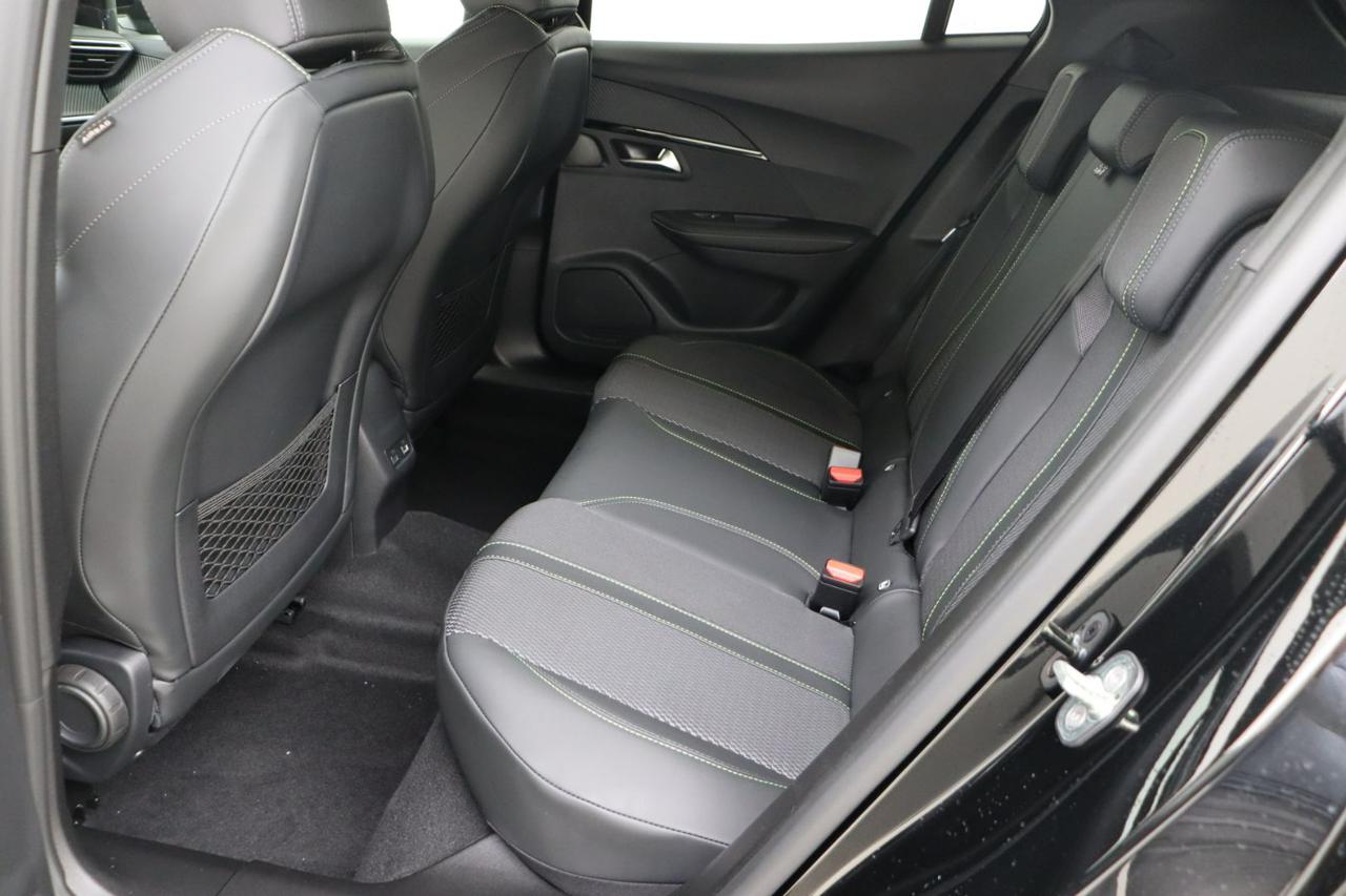PEUGEOT 2008 Hybrid 145 e-DCS6 GT - 22