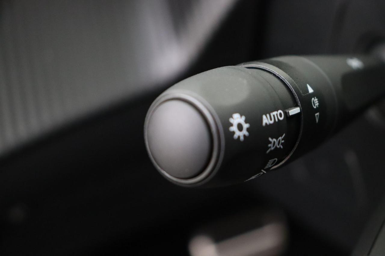 PEUGEOT 2008 Hybrid 145 e-DCS6 GT - 20