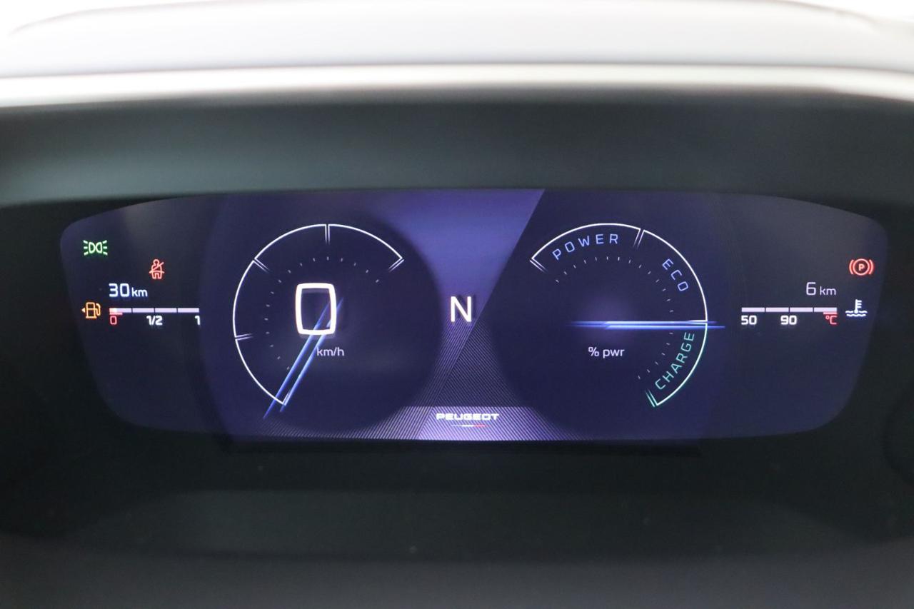 PEUGEOT 2008 Hybrid 145 e-DCS6 GT - 11