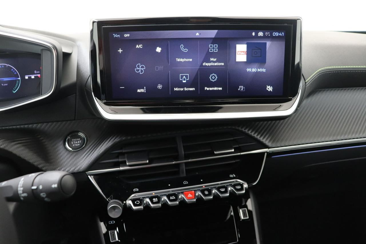 PEUGEOT 2008 Hybrid 145 e-DCS6 GT - 14