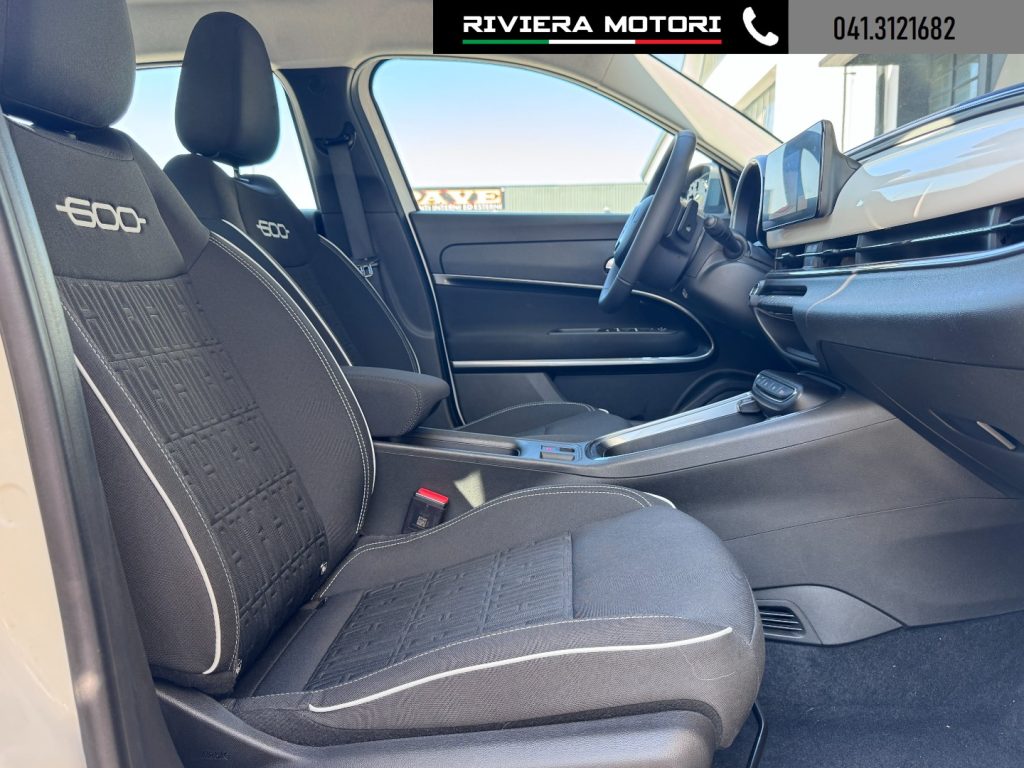 FIAT 600 Hybrid 145 CV DCT MHEV Pop - 9