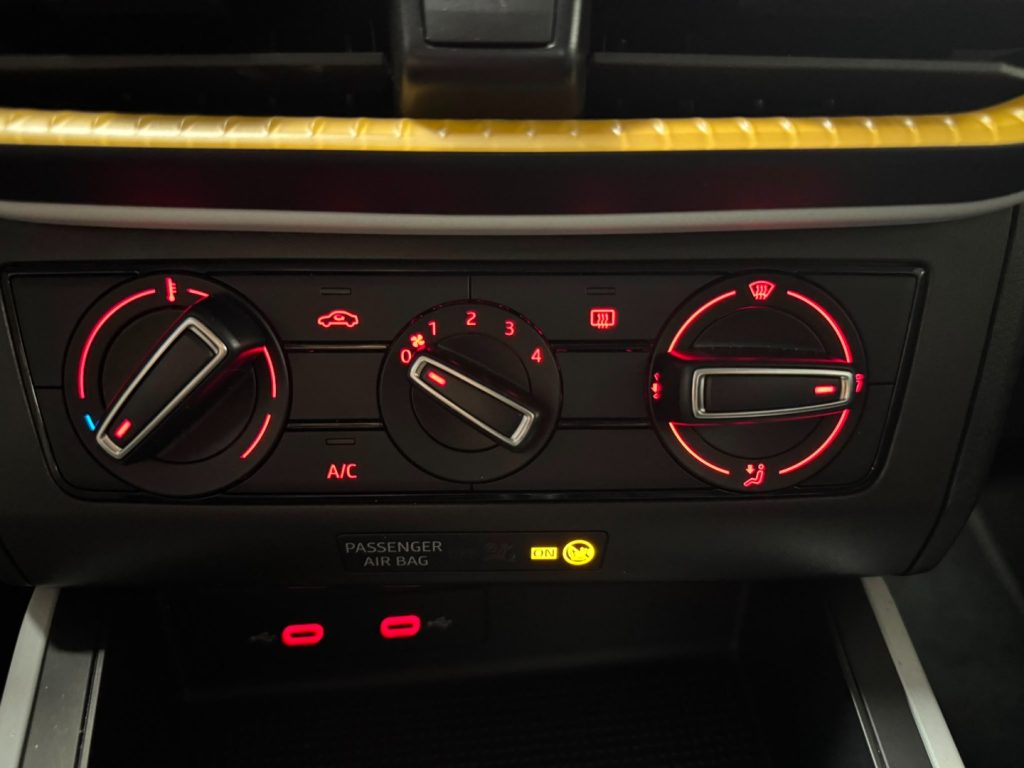 SEAT Arona 1.0 EcoTSI Style 16 - 18