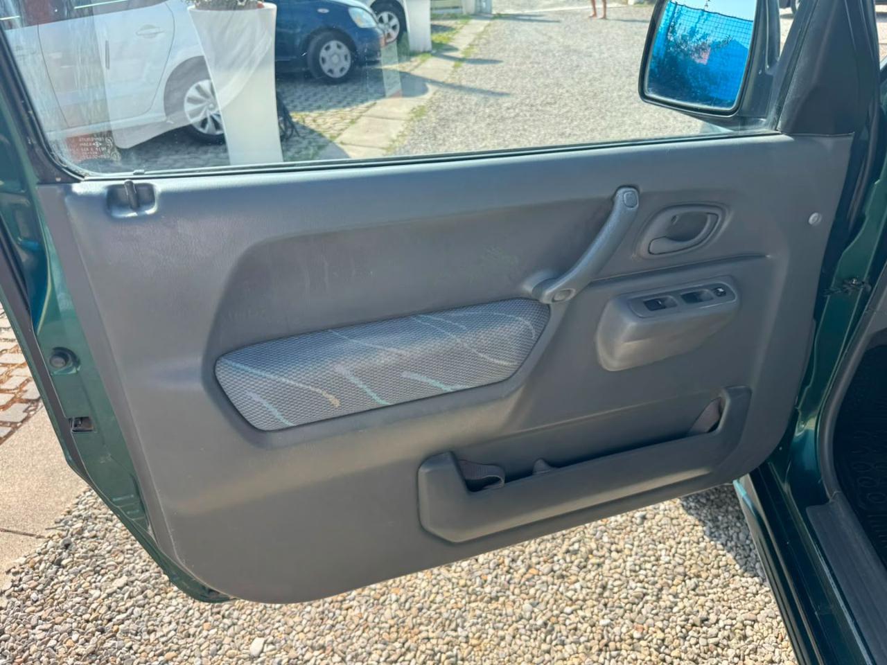 SUZUKI Jimny 1.3i 16V cat 4WD JLX - 8
