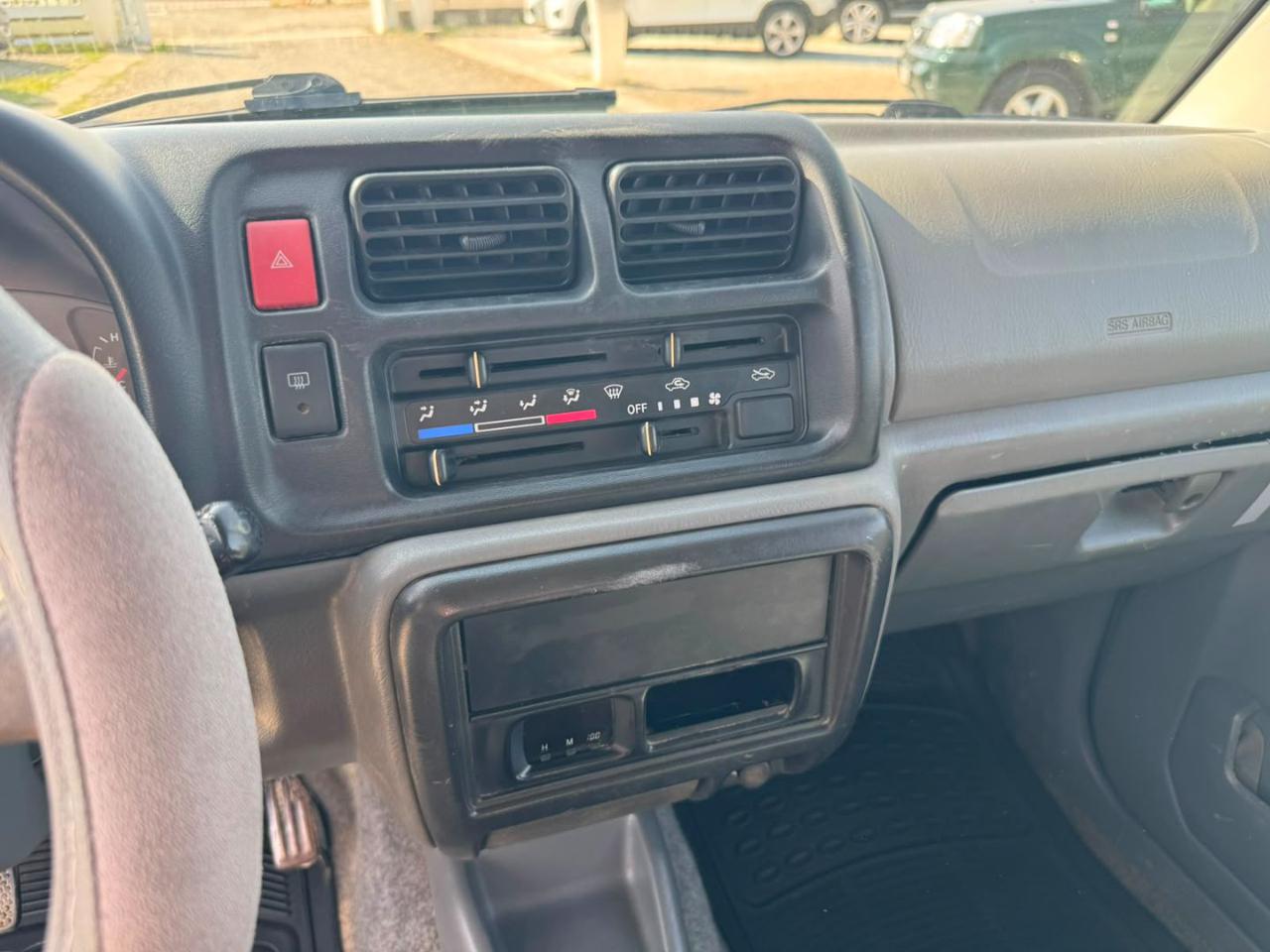 SUZUKI Jimny 1.3i 16V cat 4WD JLX - 10