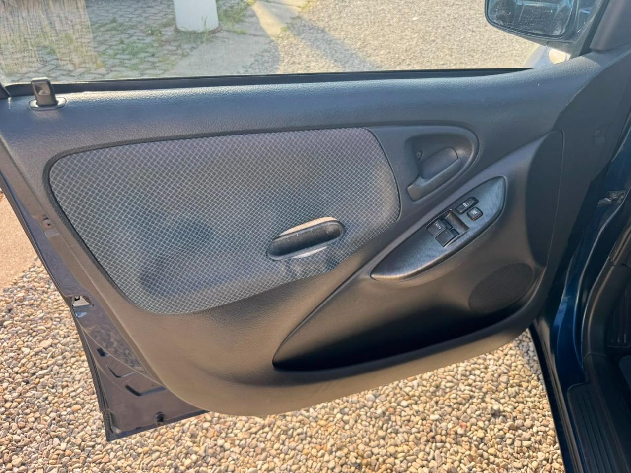 TOYOTA Yaris 1.0i 16V cat 5 porte Sol - 8