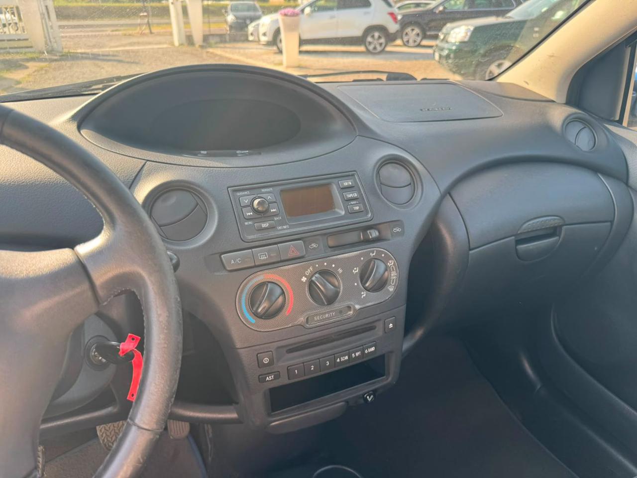 TOYOTA Yaris 1.0i 16V cat 5 porte Sol - 10