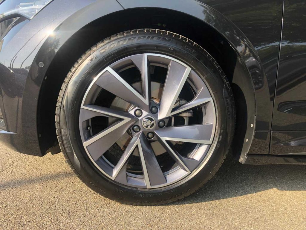 SKODA Enyaq iV 60 SportLine - 21