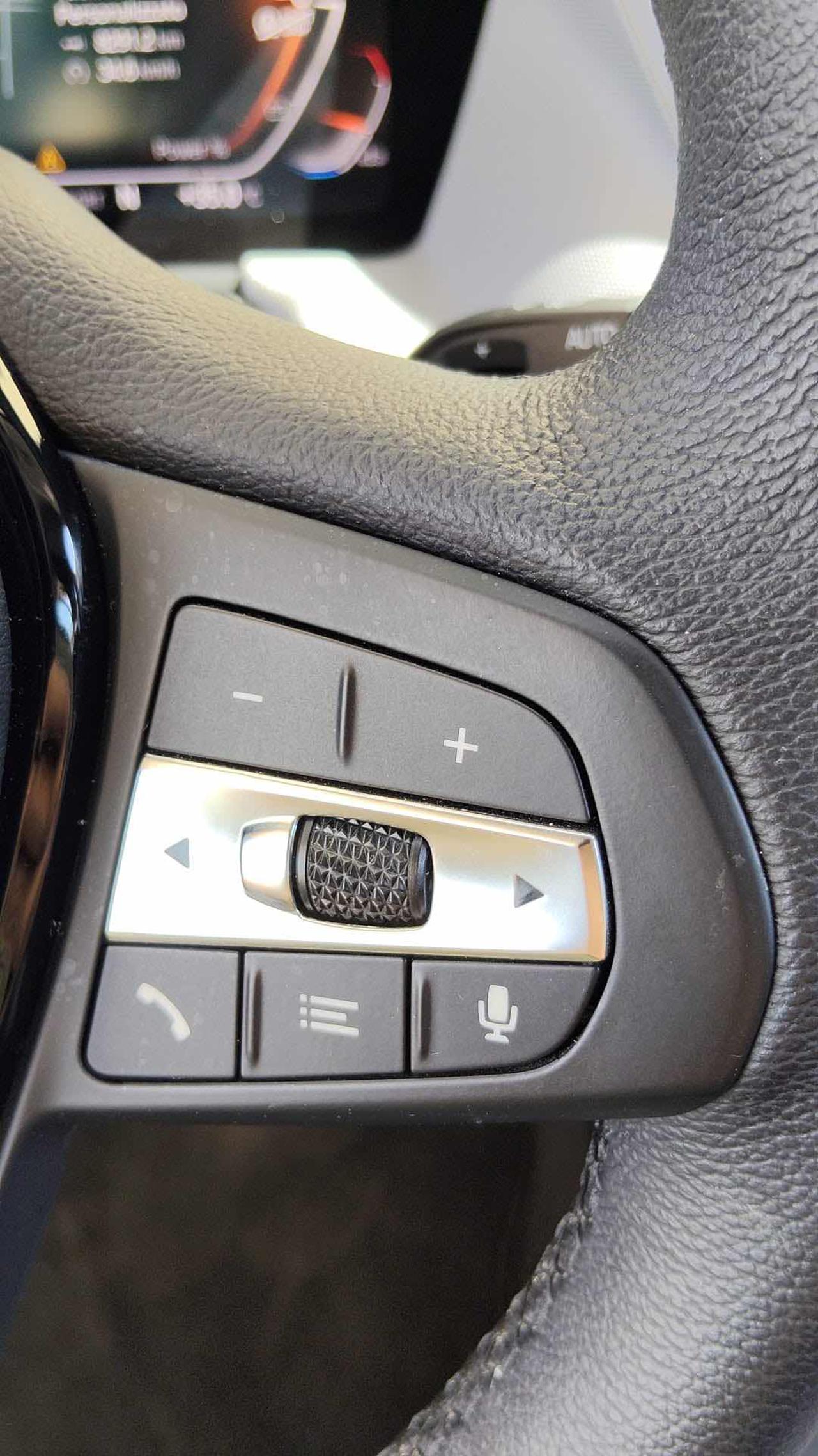 BMW 118 i 5p. Business Advantage AUTOMATICA - 6