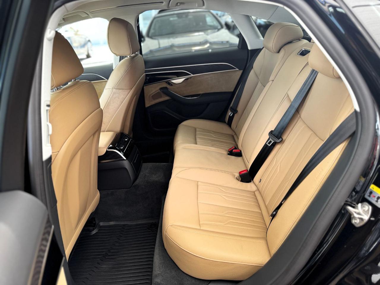 AUDI A8 50 TDI 286cv MHEV Quattro - Solo 25.400 km - 10