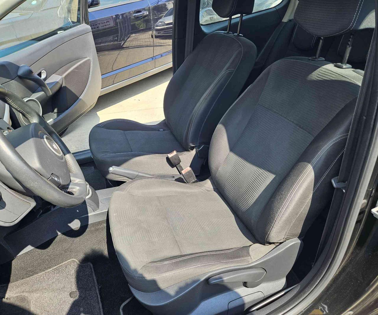 RENAULT Clio 1.5 dCi 70CV 5 porte Dynamique - 8