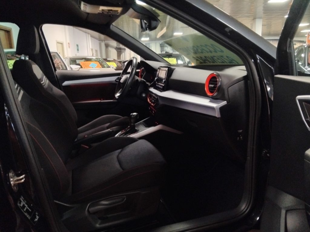 SEAT Arona 1.0 EcoTSI DSG FR 17 LED C/GRIMALDI SPECIAL DAY - 12