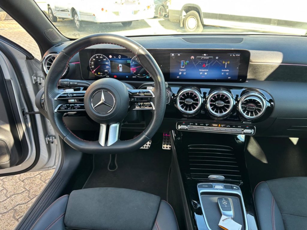 MERCEDES-BENZ A 250 Autom. 4Matic AMG Line*TETTINO*SEDILI RISC.*ALCANT - 14