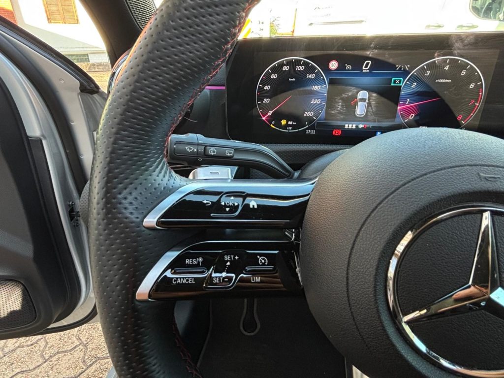 MERCEDES-BENZ A 250 Autom. 4Matic AMG Line*TETTINO*SEDILI RISC.*ALCANT - 28