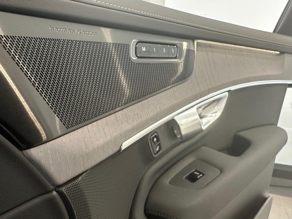 VOLVO XC90 B5 AWD automatico 7 posti Plus Bright - Grid Foto 8
