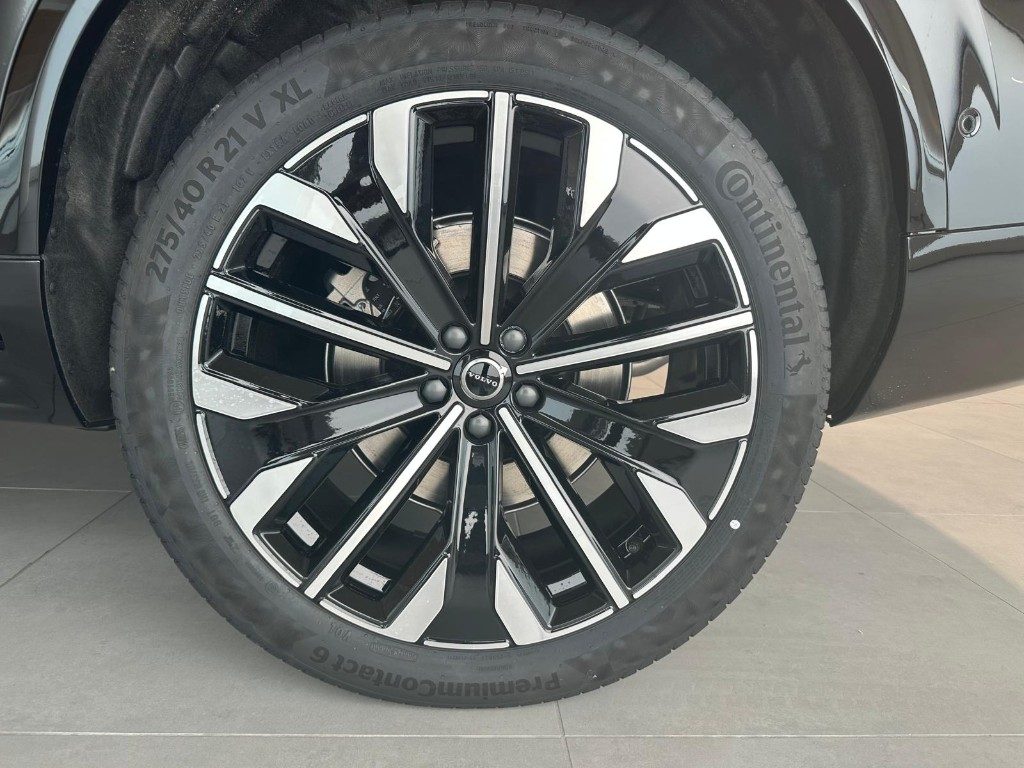 VOLVO XC90 B5 AWD automatico 7 posti Plus Bright - Grid Foto 9