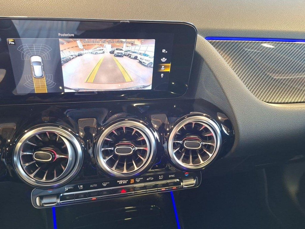 MERCEDES-BENZ GLA 220 d Automatic 4Matic Premium AMG - 11