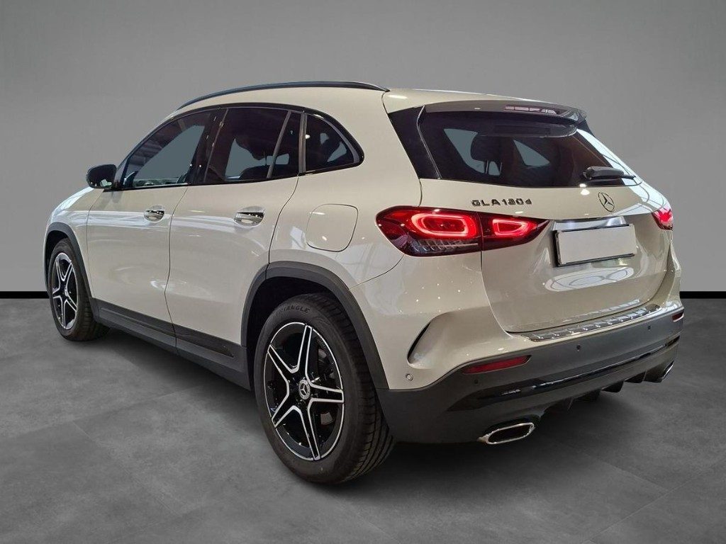 MERCEDES-BENZ GLA 180 d Automatic Premium AMG - 3