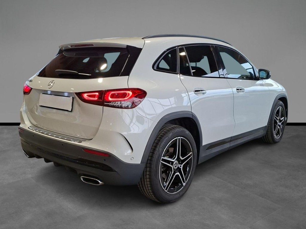 MERCEDES-BENZ GLA 180 d Automatic Premium AMG - 15