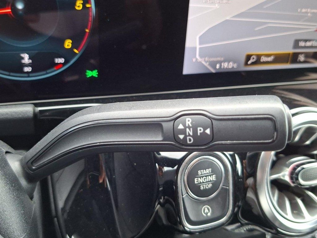 MERCEDES-BENZ GLA 180 d Automatic Premium AMG - 11