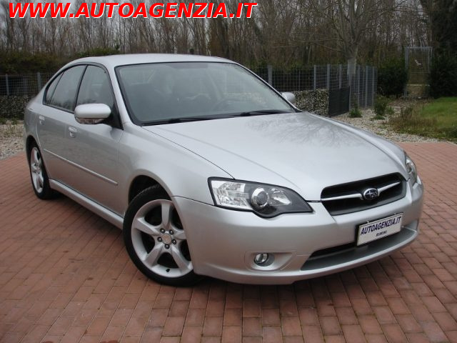 SUBARU Legacy Grigio metallizzato