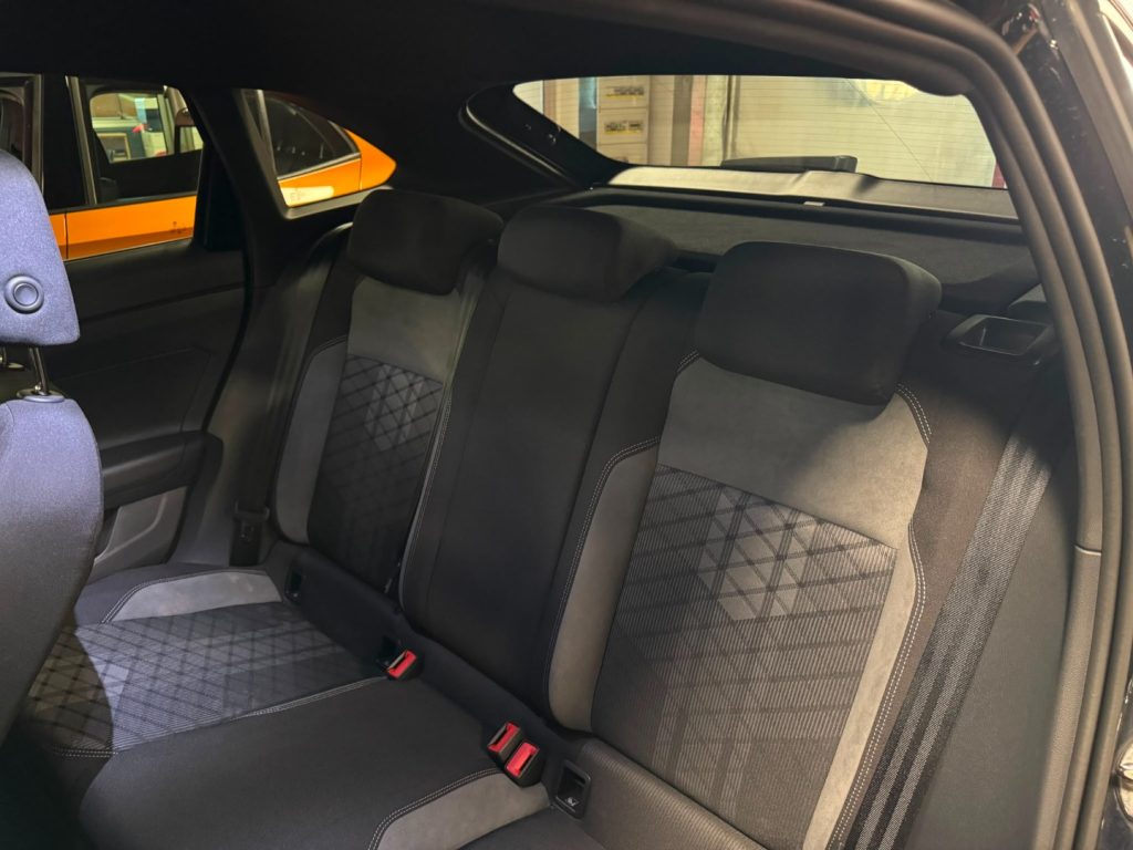 VOLKSWAGEN Taigo 1.0 TSI DSG R-Line 18 - 7