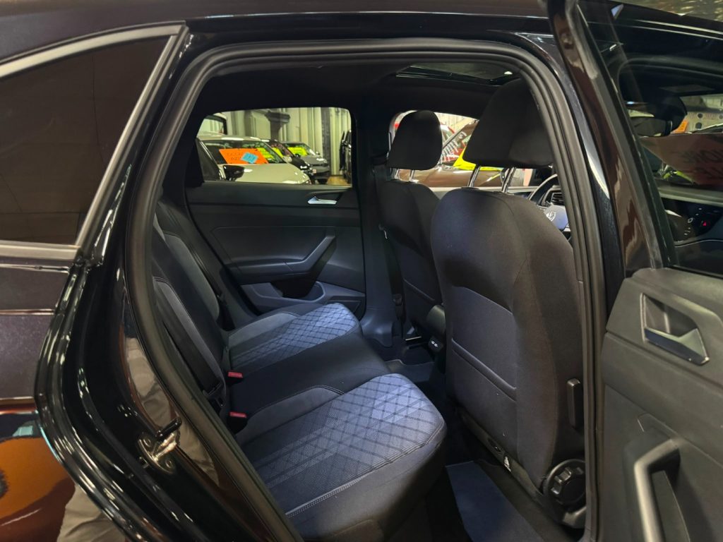 VOLKSWAGEN Taigo 1.0 TSI DSG R-Line 18 - 9