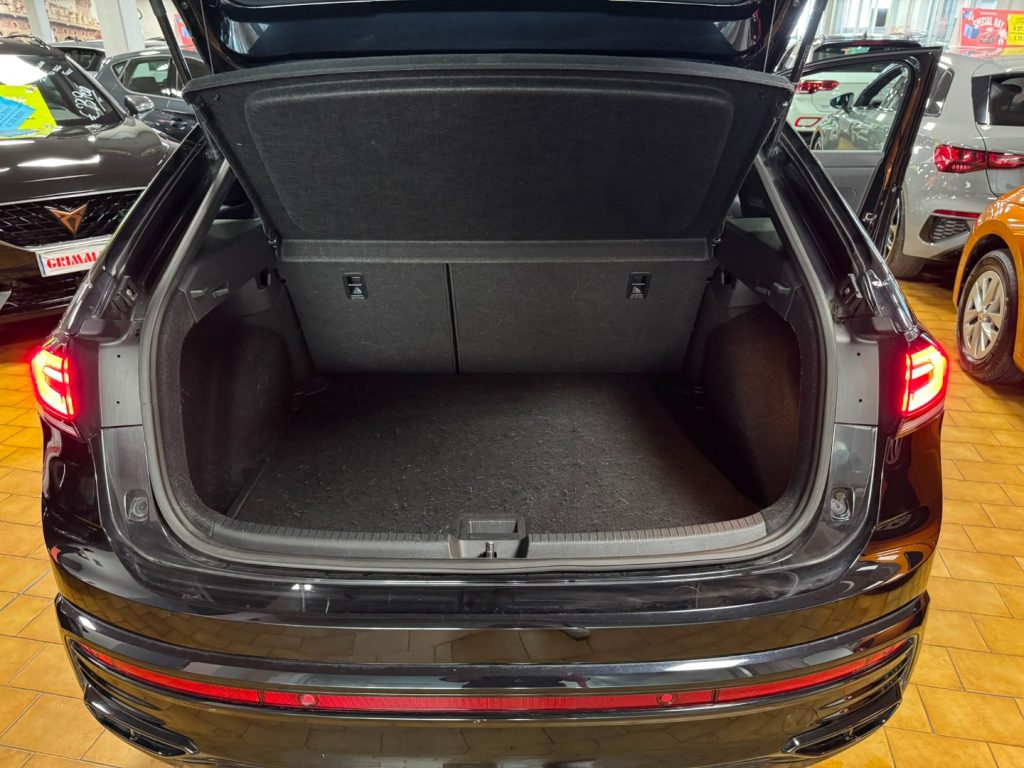VOLKSWAGEN Taigo 1.0 TSI DSG R-Line 18 - 12