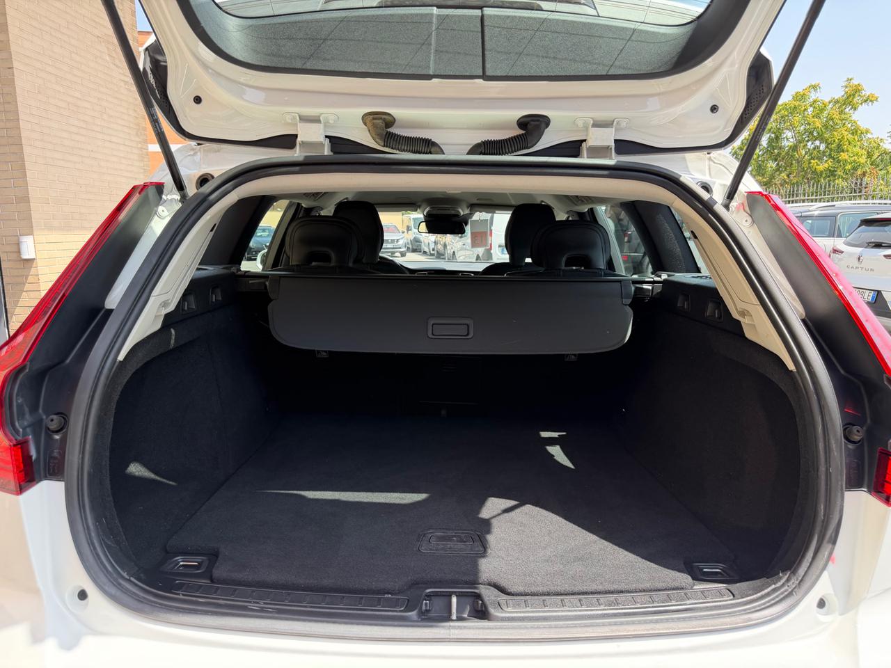 VOLVO V60 D3 Business (NESSUN VINCOLO) - 8