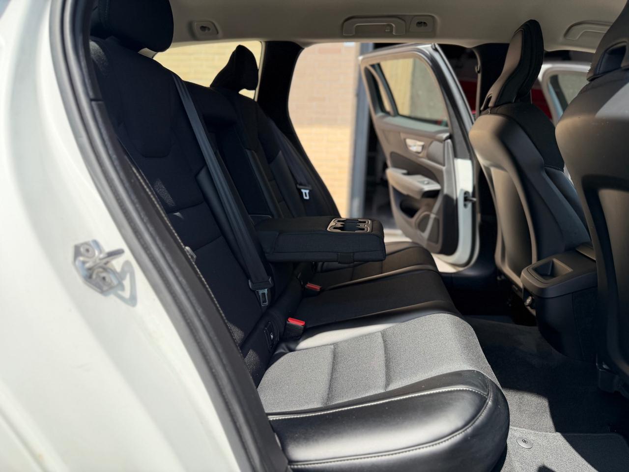 VOLVO V60 D3 Business (NESSUN VINCOLO) - 9