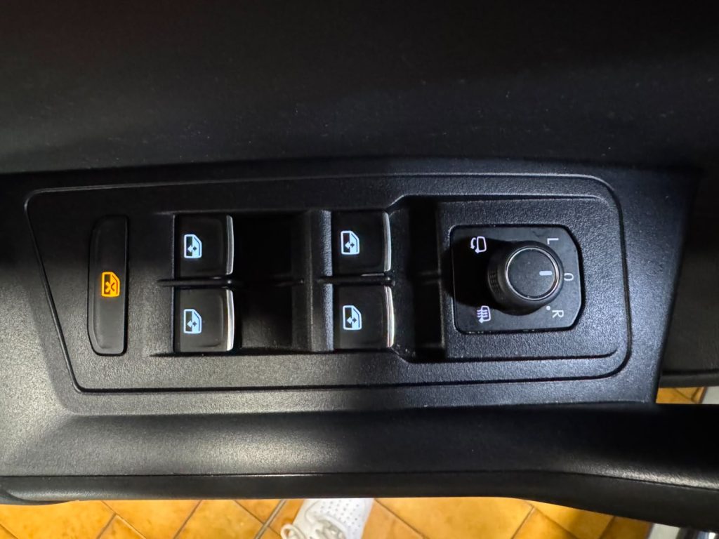 VOLKSWAGEN T-Roc 2.0 TDI SCR 150 CV DSG R-Line 18 LED VIDEO - 15