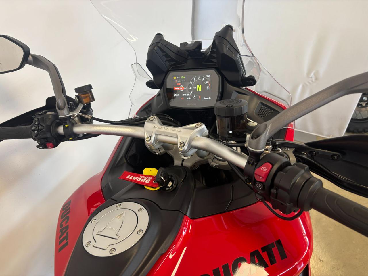 DUCATI Multistrada V2 S RED - 12