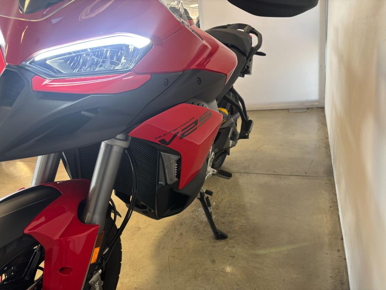 DUCATI Multistrada V2 S RED - 3