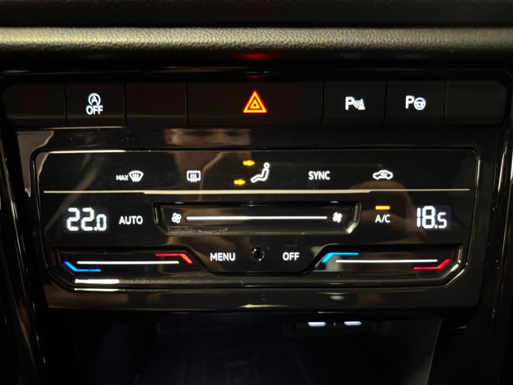 VOLKSWAGEN T-Roc 2.0 TDI DSG R-Line 18 LED VIDEO C/GRIMALDI SP.DAY - 23