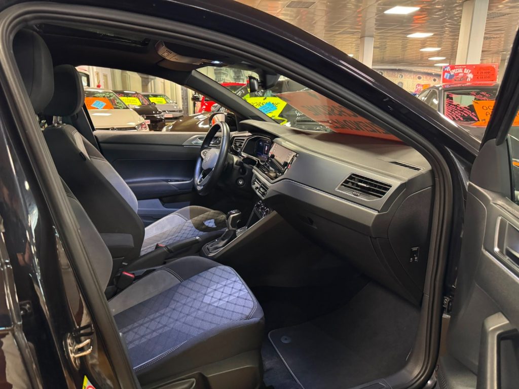 VOLKSWAGEN Taigo 1.0 TSI DSG R-Line 18 C/GRIMALDI SPECIAL DAY - 11