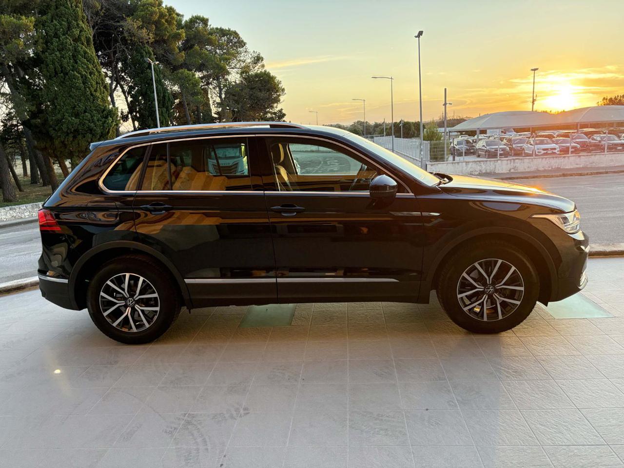 VOLKSWAGEN Tiguan 2.0 TDI 150 CV SCR DSG Life - 4